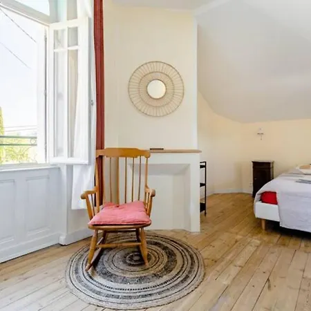 Meuble De Tourisme Courts Sejours Deplacements Professionnels 度假居 *